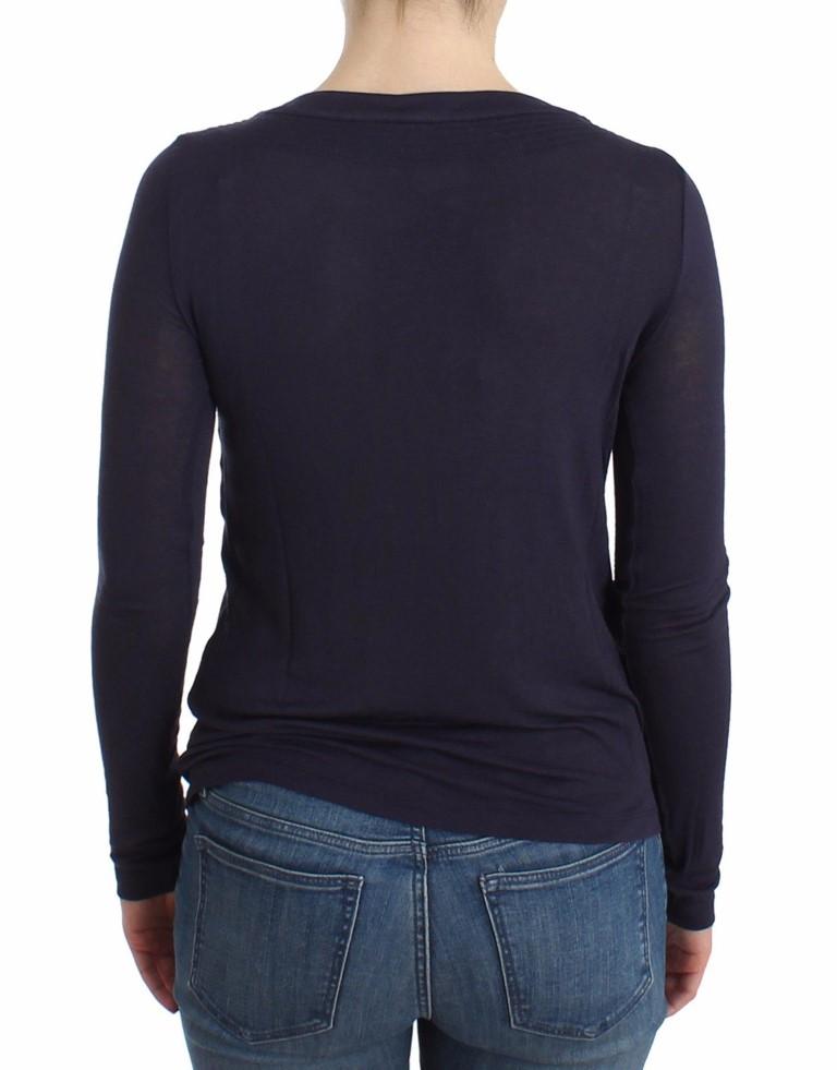 Blue longsleeved top
