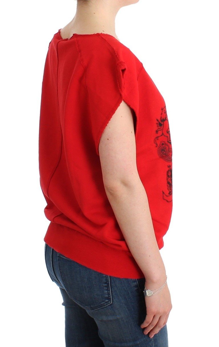 Red printed shortsleeved sweatshirt