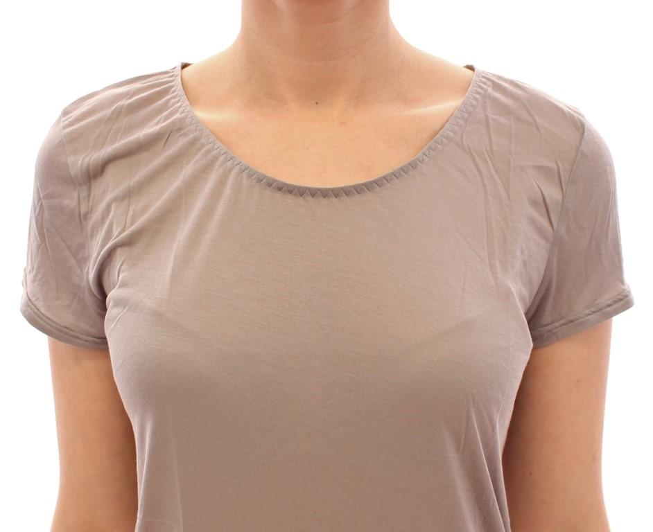 Gray shortsleeve crewneck t-shirt