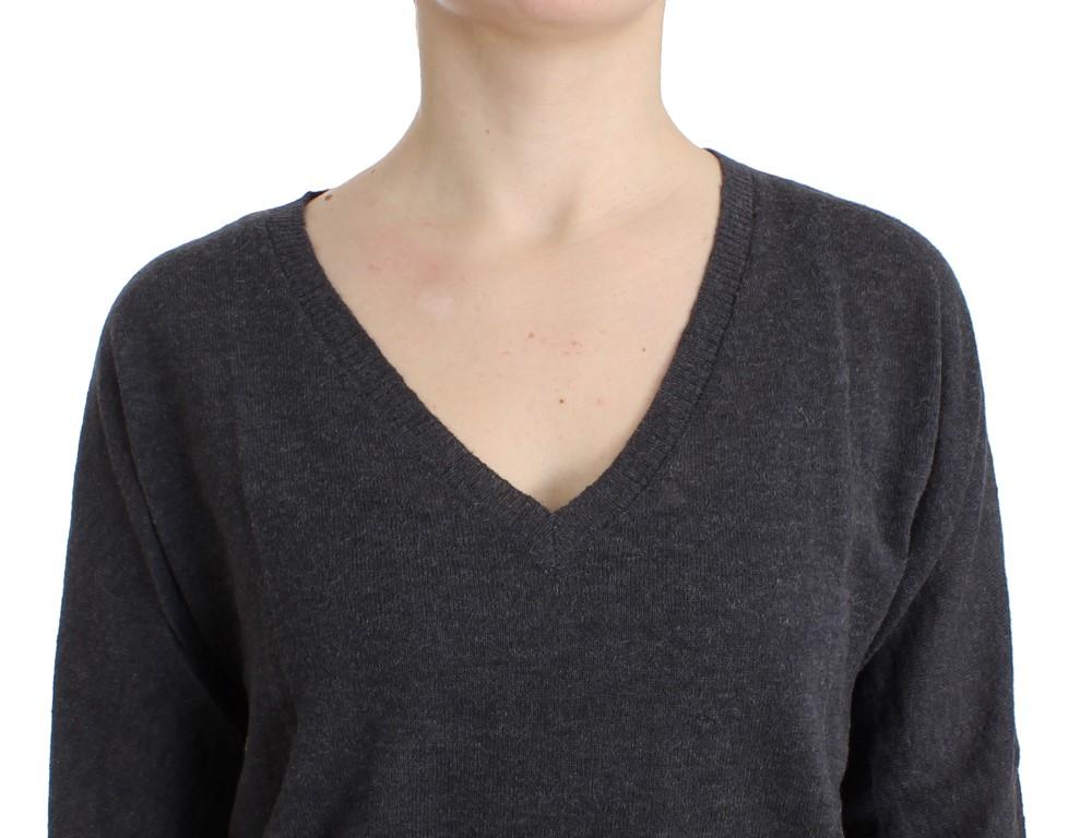 Gray short sleeved sweater