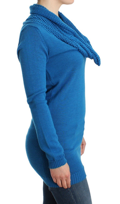 Blue knitted scoopneck sweater