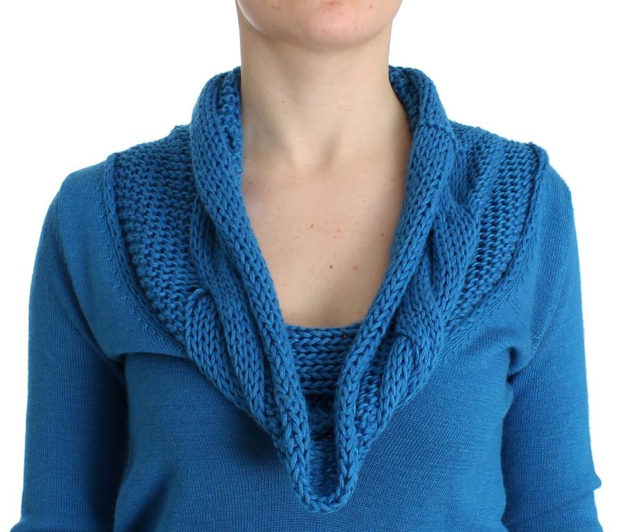 Blue knitted scoopneck sweater