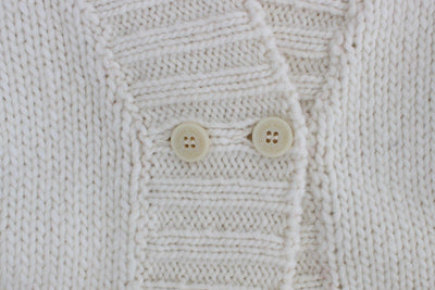 White knitted cardigan