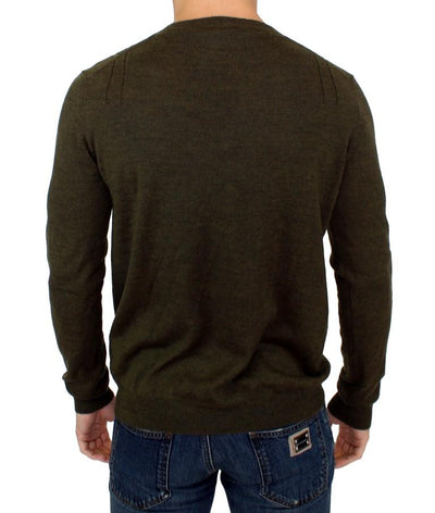 Green v-neck pullover sweater