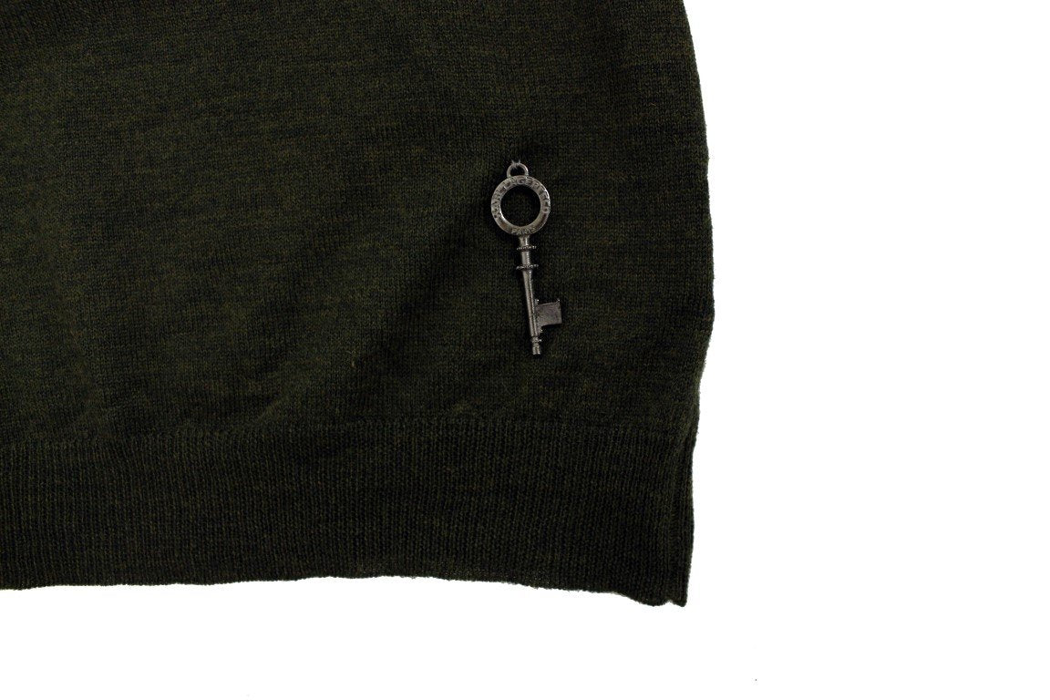 Green v-neck pullover sweater