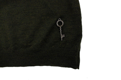 Green v-neck pullover sweater